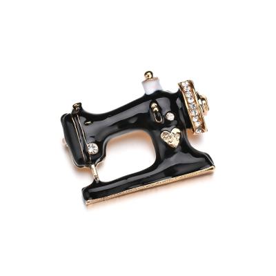 China Fashion Customization Girl Jewelry Luxury Cute Elegant Brooch Women Special Metal Sewing Machine Brooch for sale