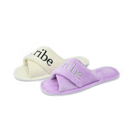 China 2021 Fashion Trend High Quality Customized Indoor Slipper Women Bedroom Cross Strap Wedding Party Bride Slippers for sale