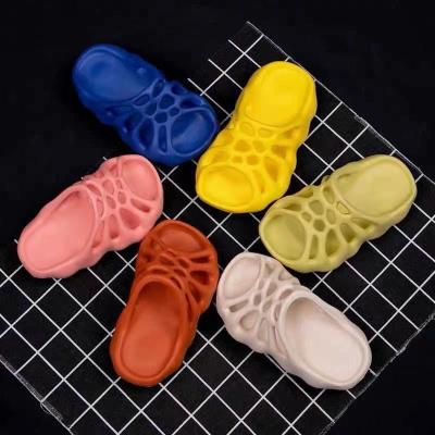 China 2021 Summer Women Flat Sandals Woman Designer CUSHIONING Slips Fashion Cheap Beach Eva Ladies Slippers Casual Shoes Sandals for sale