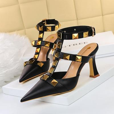 China Bridal shoes wholesale thick high heel summer high heels shallow tip metal rivets roman style luxury sandals for sale