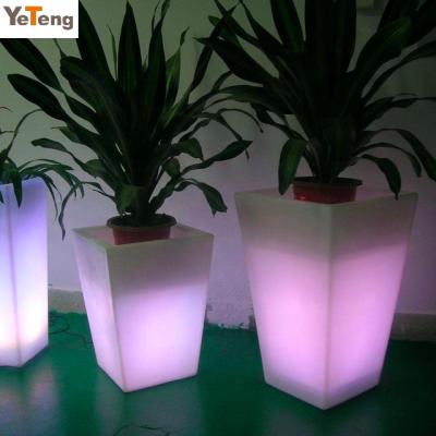 China Aluminum Plastic Spin Mount LED Plant Pot / Flower Pot / Garden Pot Mold for sale