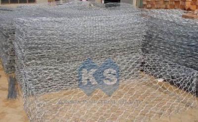 China Heavily Galvanized And PVC Coated Hexagonal Wire Netting Used For Embankment Stability for sale