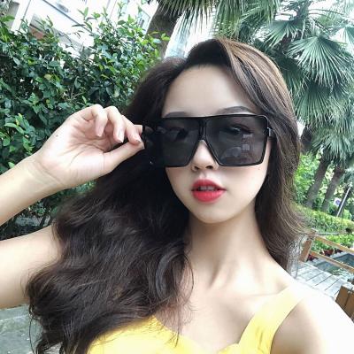 China Hot Selling Square Classic Women's Sunglasses Big Frame Sun Glasses YTSMF113 PC Luxury Fashion Sun Glasses 2021 for sale