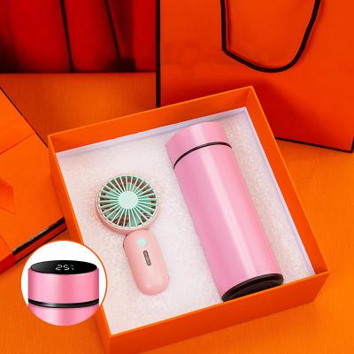 China Presentation Gift Set Promotional Water Cup Executive Fan Gift Kit Custom Printing Logo Corporate Special Gifts for sale