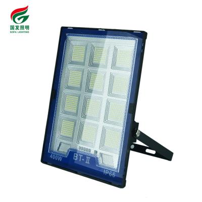 China Garden Solar Panel IP66 Waterproof Outdoor Security LED Flood Light Control 400W Smart Solar Flood Light Price for sale