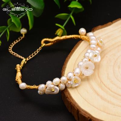 China CLASSIC Natural Shell Flower Adjustable Bracelet For Women Girl Gift Natural Pearl Handmade Jewelry for sale