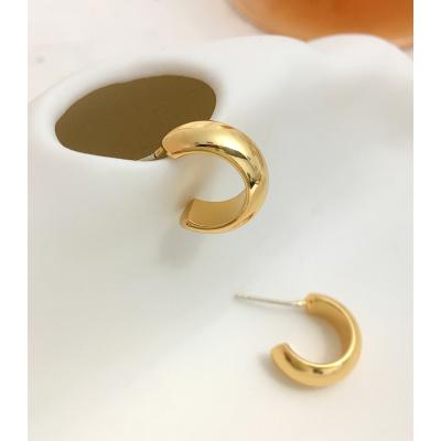 China Classic Chunky C Shape Stud Earrings Classic Chunky C Shape Stud Earrings For Women Fashionable Minimalist Silver Color Thick Gold Stud Earrings for sale