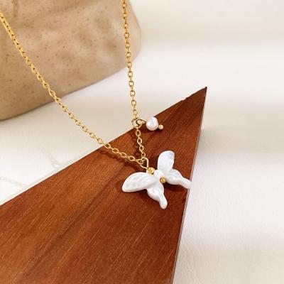 China Exquisite White Pendant Necklace Titanium Steel Butterfly Jewelry Animal Shaped Shell Charm Necklaces For Women Romantic Exquisite White Butterfly Pendant Necklace for sale