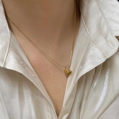 China Trendy Snake Heart Thin Chain Necklaces Pendant Gold Plated Stainless Steel Heart Snake Chain Pendant Thin Necklaces For Women Daily Simple Jewelry for sale