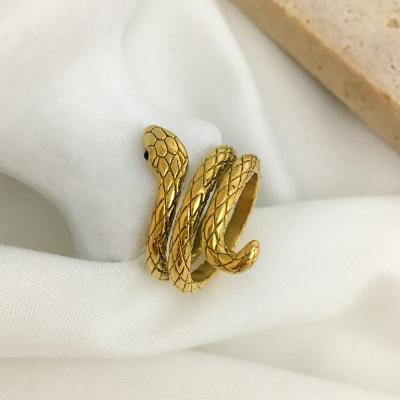 China Hiphop Trendy Exquisite Animal Snake Surround Ring Textured Gold Color Titanium Ring Vintage Fashion Steel Finger Rings for sale