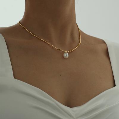 China Oval Beaded Chain Necklaces with Freshwater Pearl Pendant Trendy Gold Plated Oval Beaded Chain Necklaces with Natural Freshwater Pearl Pendant for CI Style Gift women girls statistics for sale