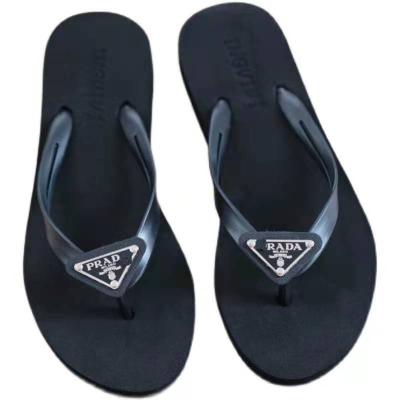 China New Fashion Trend 2022 Fashion Memory Foam Women's Eva Summer Beach Slippers For Women Ladies With Metal Triangle Chain for sale