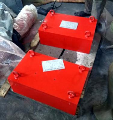 China Manual Suspension Cleaning Permanent Magnet For Removal Ferrous Metal Running On Conveyor Belt for sale