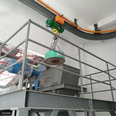 中国 Manual Cleaning Electromagnetic Suspension Iron Catcher For Conveyor Belts 販売のため