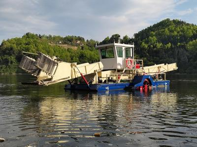 China 10CBM Water Hyacinth Harvester For River Waterweed Harvesting 4-5KM/H for sale