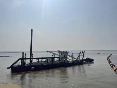 中国 The design length of the mud dredging boat which with a red color is 20 meters 販売のため