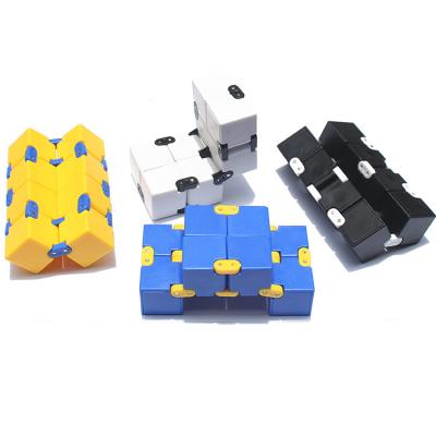 China Mini Toy Mugen Magic Cube Relaxing Long Time Rotation Pressure Reducer for sale