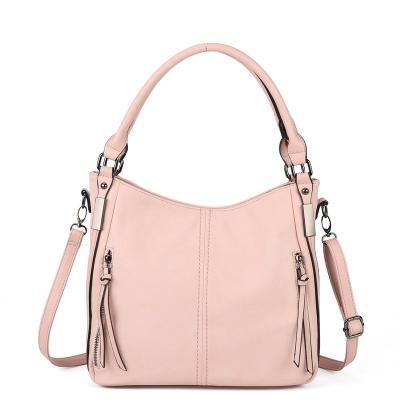 China 2022 new fast data transfer fashion trend handbag niche design tassel ladies shoulder messenger bag all-match fashion women's bag for sale