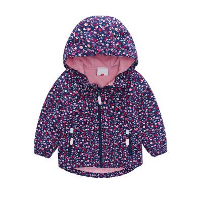 China Druckte weiche Oberteiljacke der Kindermädchen Blume mit Kapuze Druckoberbekleidung des klassischen Entwurfs zu verkaufen