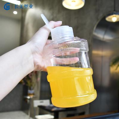 China Environmental Friendly Beverage Customization Bottle 650ml Milk Tea Bucket Creative Plastic Bubble Tea Cups for sale