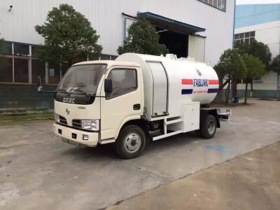 China 2.5MT de Vrachtwagen van het bobtailpropaan, de Cilinder van Dongfeng 4X2 de Kleine het Vullen Vrachtwagen van Brandstofbowser Te koop