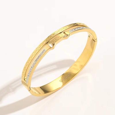 China New Design Jewelry CLASSIC Bangles With Letters Famous Stainless Steel Designers Material Non-fading Bangles for sale