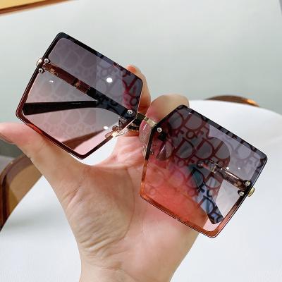 China Fashion sunglasses 2022 fashion adult accessories boutique adults alphabet glass sunglasses for sale