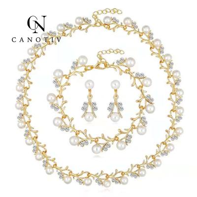 China Fashion Trends Elegant Classic Necklace Set Evening Popular Pearl Wedding Necklace Jewelry Bridal Earring Bracelet for sale