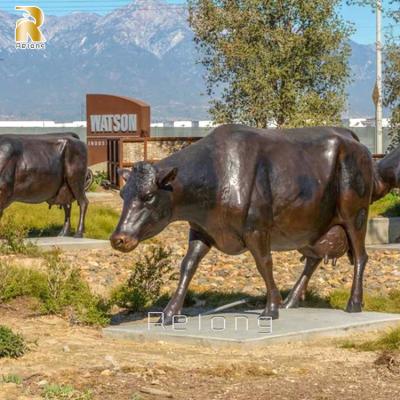 China Europe Market Large Geo Metal Bull Cow Animal Mold Decoration Life Size Brass Bronze Sculpture Statue for sale