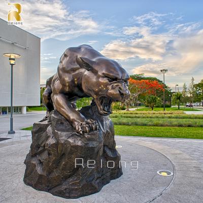 China Europe Art Garden Panther Sculpture High Quality Outdoor Casting Bronze Statue for sale