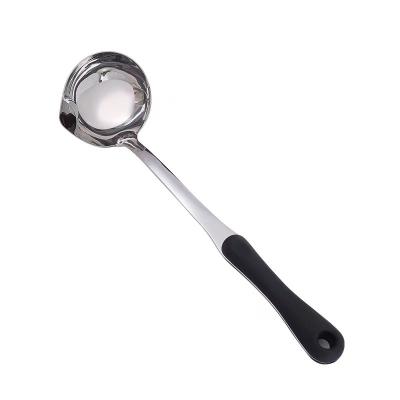 China Viable Oil Separating Stainless Steel Soup Ladle Fat Trap Spoon Long/Fat Portion Control Spoon for sale