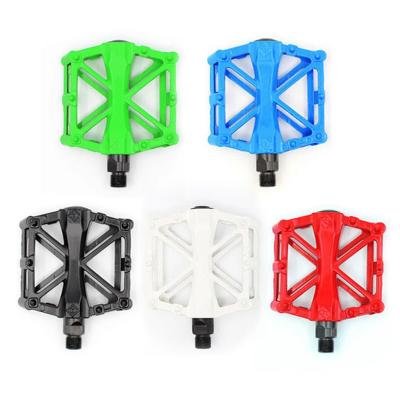 China Durable High Safety High Quality Aluminum Alloy Bicycle Pedal Super Lightweight Bike Pedal Universal Cycling Flat Pedal for sale