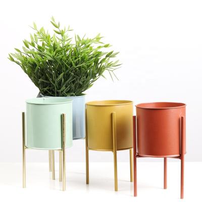 China Modern Small Size Metal Flower Pot Planter for Decor Decorative Flower Baskets and Planters Metal Colorful Flower/Greenish Planter for sale