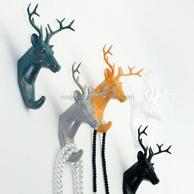 China Art Decor ROOGO Forest Resin Head Miniature Monochrome Animal Home Supplies Finn Tackle Hook for sale