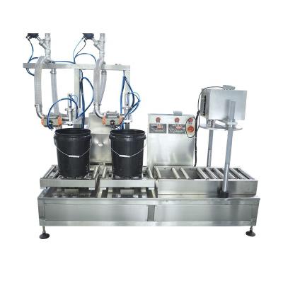 China 2 Heads Semi Automatic Weighing Filling Machine for Liquid/Oil/Lubricant/Chemical 5-50L for sale