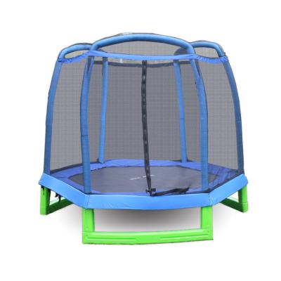 China Outdoor 10FT Professional Springfree Trampoline Eco - Friendly With Safe Net for sale