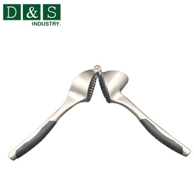 China Kitchen Instrument Level 1 Kitchen Tool Zinc Alloy EVA Garlic Press Manual for sale