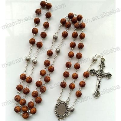 China 8mm Religious Brown Rose Plastic Beads With Medal Catholic Rosary For Free for sale