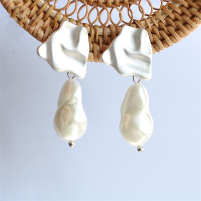 China Baroque Pearl Retro Pearl Drop Earrings Dangle Retro Pearl Earrings Tasty Pearl Drop Earrings For Women Girls for sale