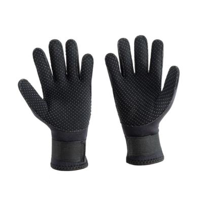 China Comfortable 3mm Diving Gloves Catch Fish Anti Slip Anti Wear Resistant Diving Gloves Keep Warm And Cold for sale