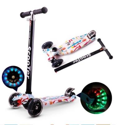 China Scooter de 3 ruedas para bebés con pie Impresión de graffiti Niños Scooter de patada para niños Deportes al aire libre Conducir en venta