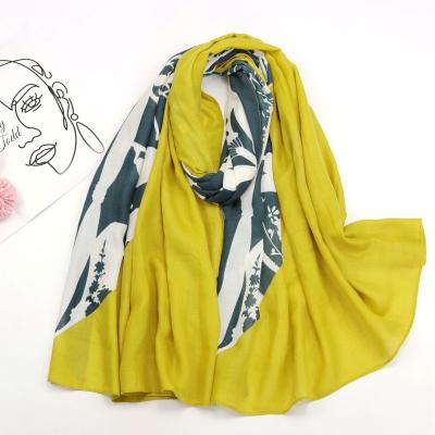 China Luxury Poncho Beach Scarves Party Shawls Hijab Designer Wraps Summer 2022 Fashion Leaf Printing Slimy Scarf Woman for sale