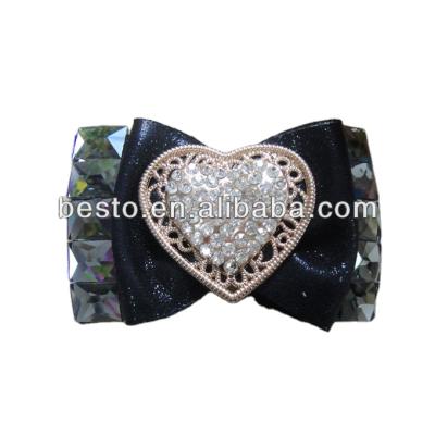 China Ladies shoes chic custom handmade clips rhinestone heart shape centerpiece shoe accessories for high heel shoes for sale