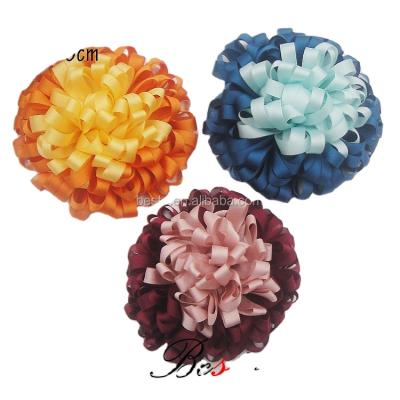 China Sustainable Wholesale Decorative Handmade Fabric Flower Applique For Garment for sale