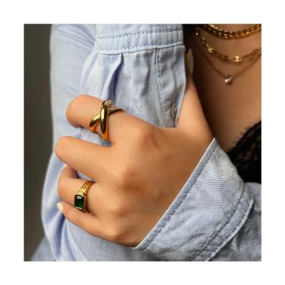 China Trendy Good Prices Gold Fashion Jewelry Stainless Steel Rings Luxury Ladies Trend Ring Jewelry Ladies Wedding Party Rings for sale