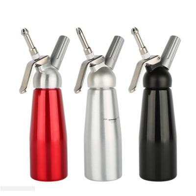 China 500ml Sustainable Professional Whipping Cream Dispenser Highly Durable Aluminum Cream Whip 3 Different PP Embellishments And 1 Brush for sale