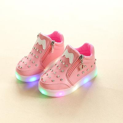 China Kids Anti-slippery Handsome Diamond Sneakers LED Lighting Kids Casual Running Shoes for sale