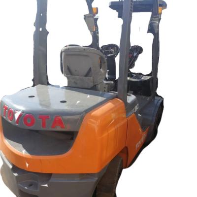 China Building Material Stores Used Toyota 2.5 Ton 3 Ton Side Shift Bale Clamp Paper Roll Triple Flange Diesel Forklift Used 8FD30 for sale