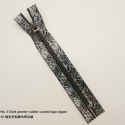 China 2021 Sustainable Fashionable Custom Coated Metal Zipper 5# 3# 8# Tape Zipper for sale