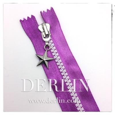 China 2021 Star Zipper Puller 5# 3# 8# Viable Purple Shiny Satin Stripe Plastic Zipper for sale